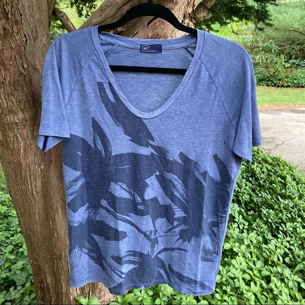 Gap Tropical Paint Scoop Neck Graphic Tee